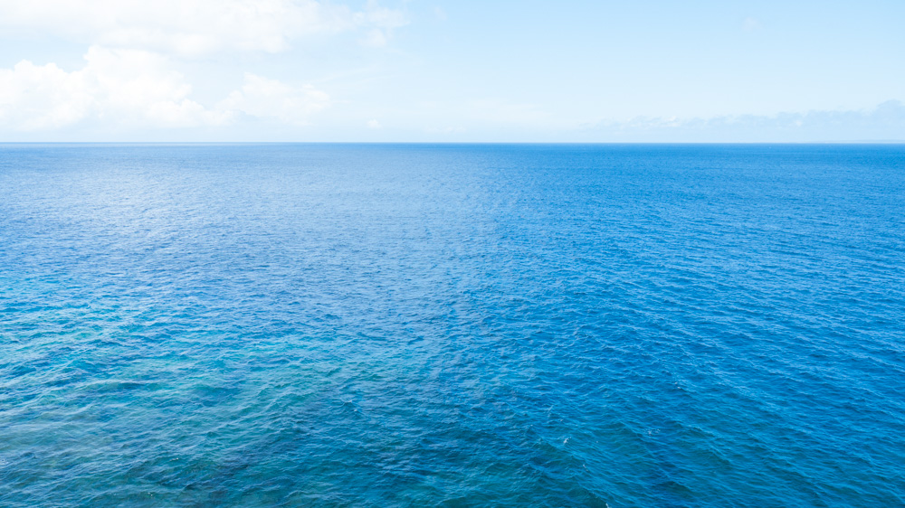 辺戸岬からの絶景。海が青いぜ！