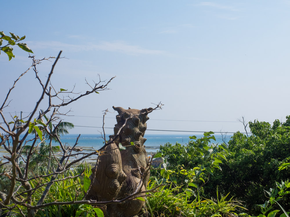 シーサーと海