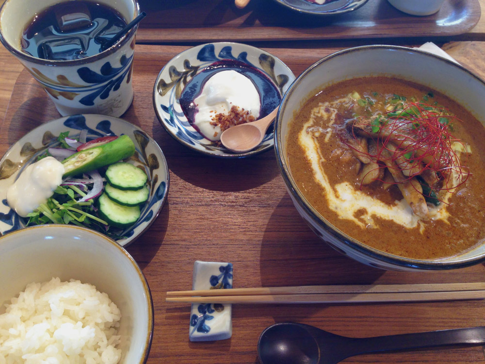 みやんちで沖縄そばを食べる