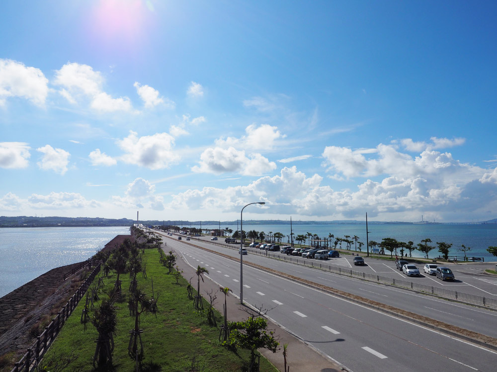 海中道路と海