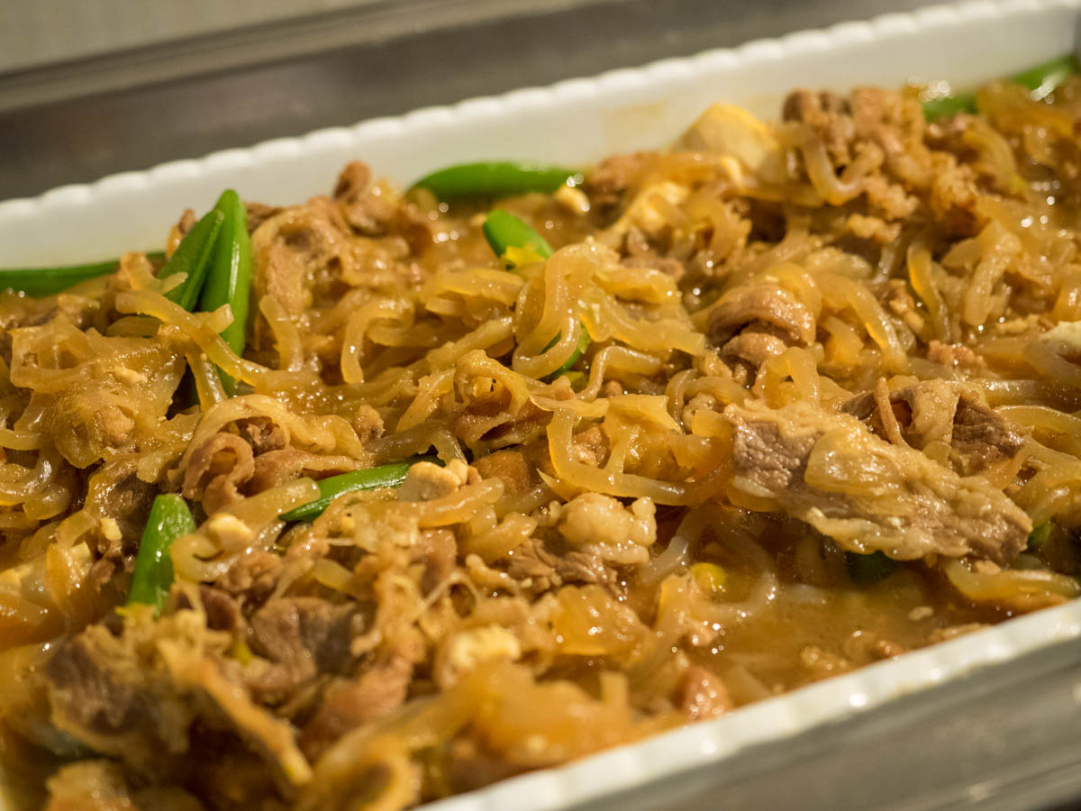 牛肉と島豆腐の軽い煮込み