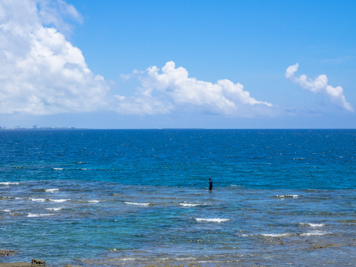 海でシュノーケル