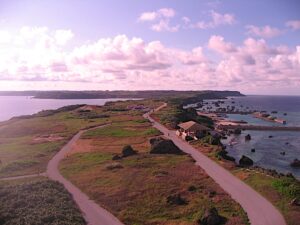 東平安名岬を散歩