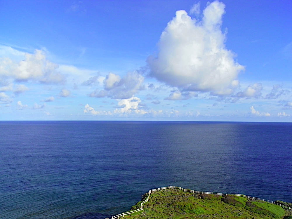 東平安名崎の海