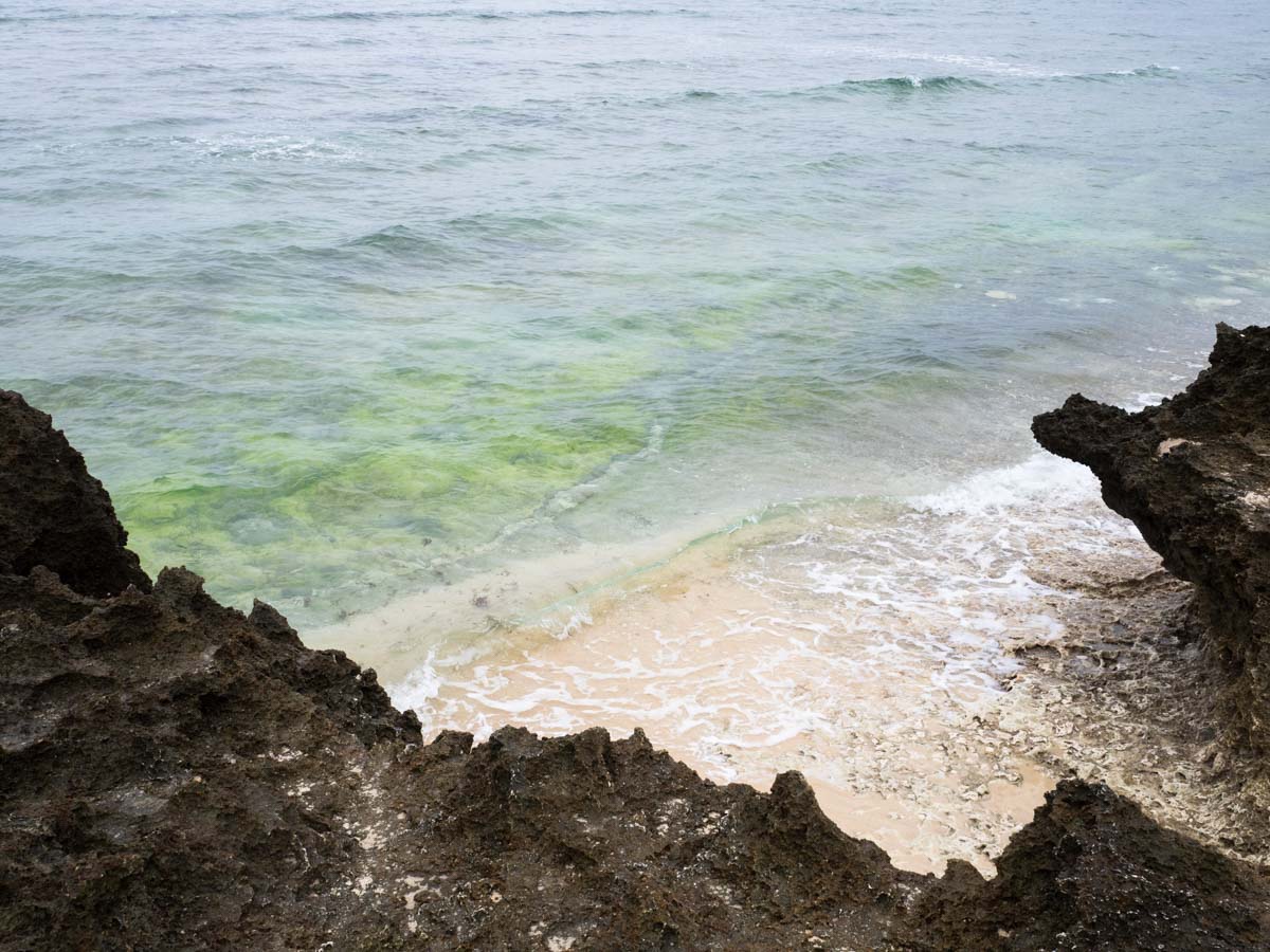 海は青かった