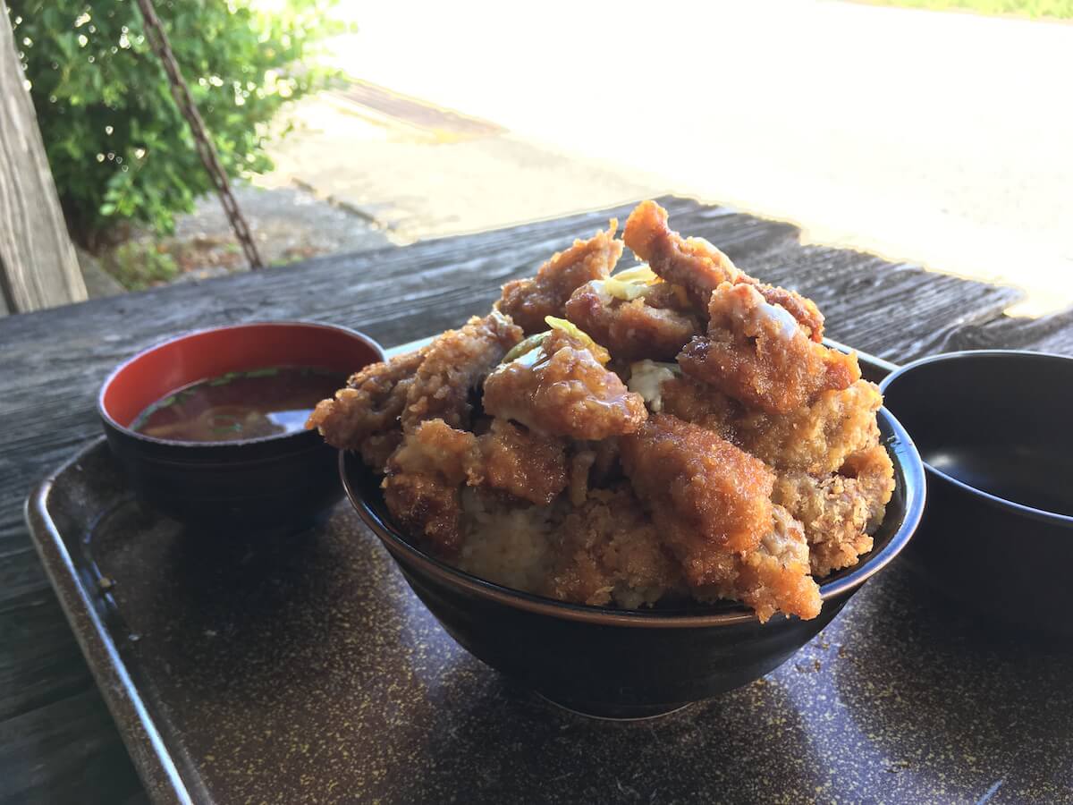 大盛りのカツ丼