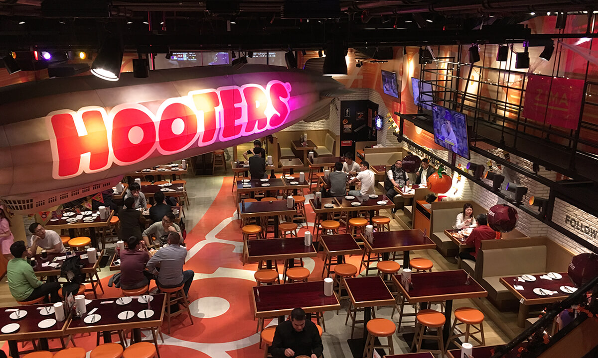 HOOTERS 新宿 店内