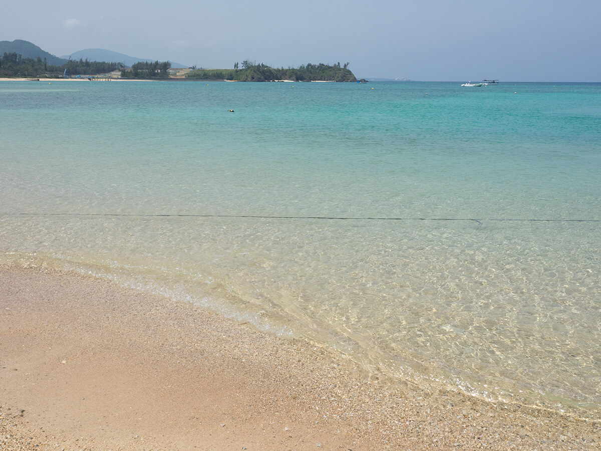 かりゆしビーチの海