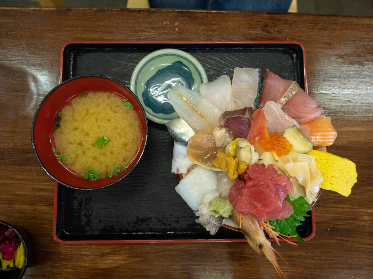 豪快海鮮丼