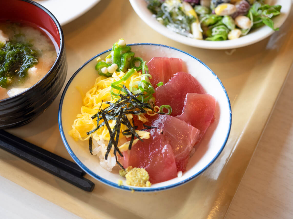 マグロのおきなわ丼