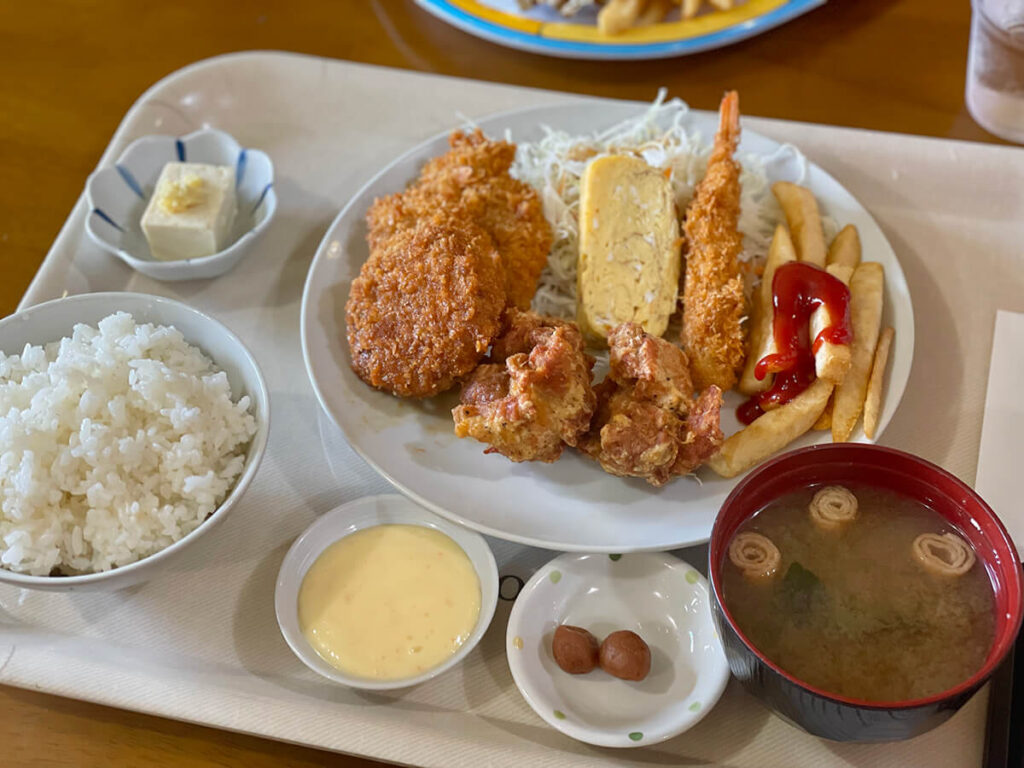 ミックスフライ定食