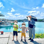 奥武島漁港でピース