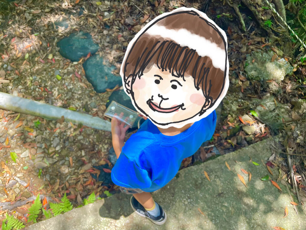 ハンミョウを持つ次男くん